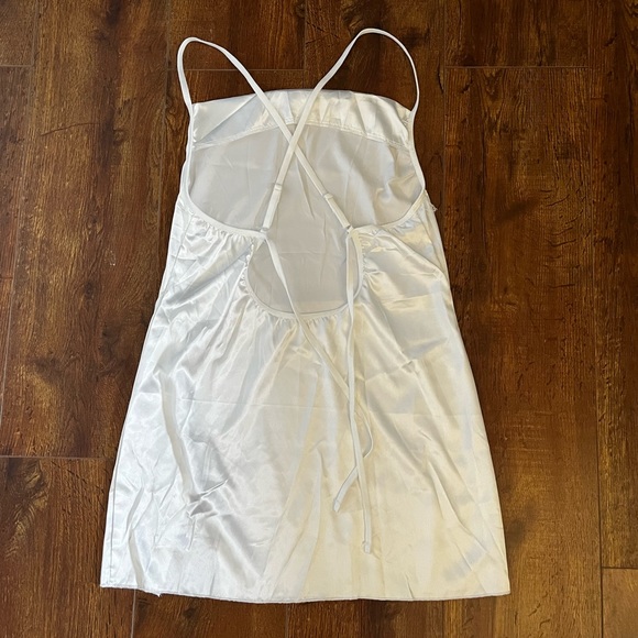 WHITE SILK MINI DRESS - Picture 2 of 3